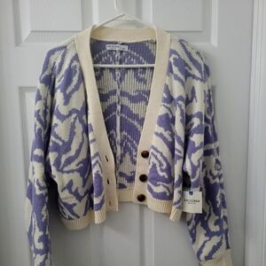 Arizona brand violet/ivory crop type sweater. Thick and heavily made. 3 buttons.